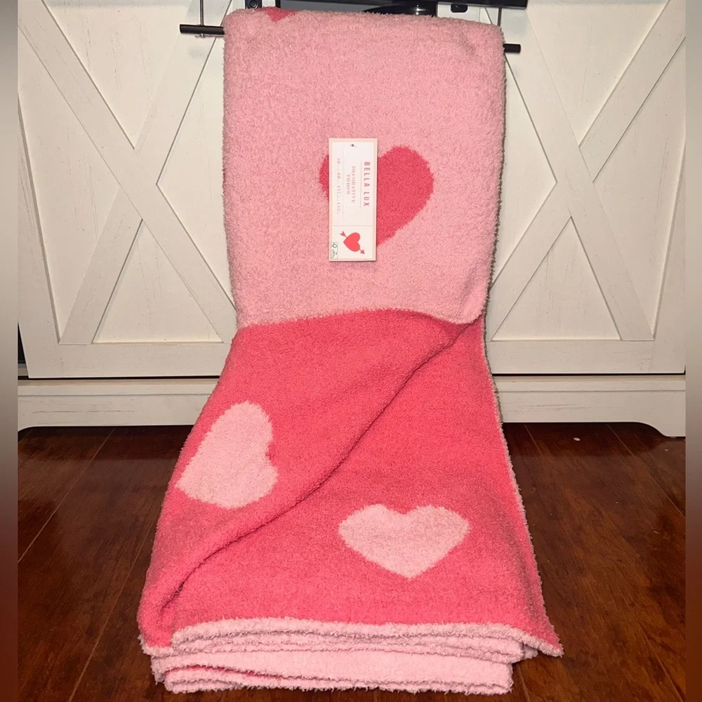 Bella Lux Pink Heart Throw